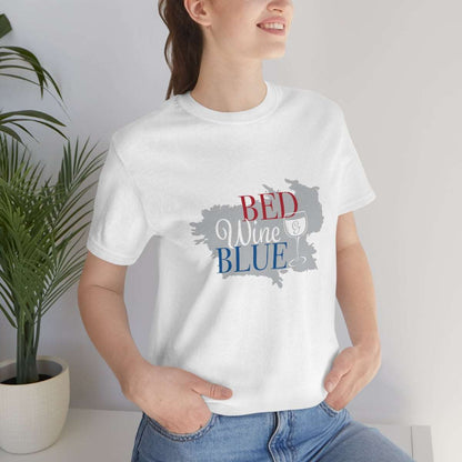 Bed wine blue - Funny Holiday - Unisex Short Sleeve Tee