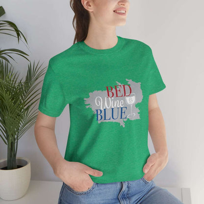 Bed wine blue - Funny Holiday - Unisex Short Sleeve Tee